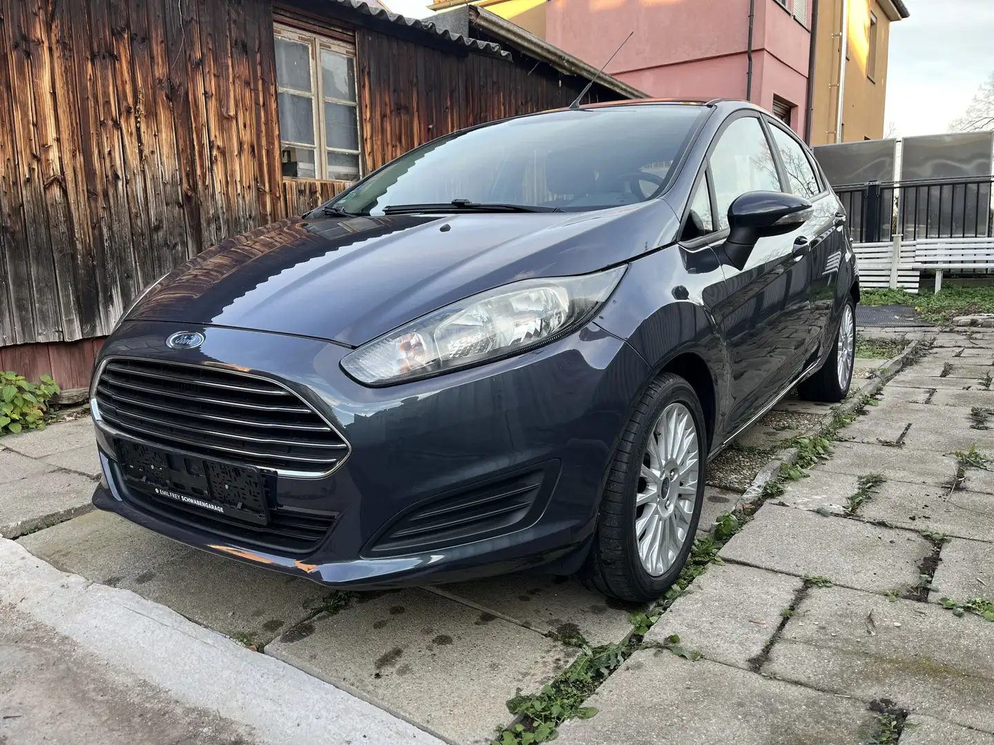 Ford Fiesta Sync Edition Grau - 2