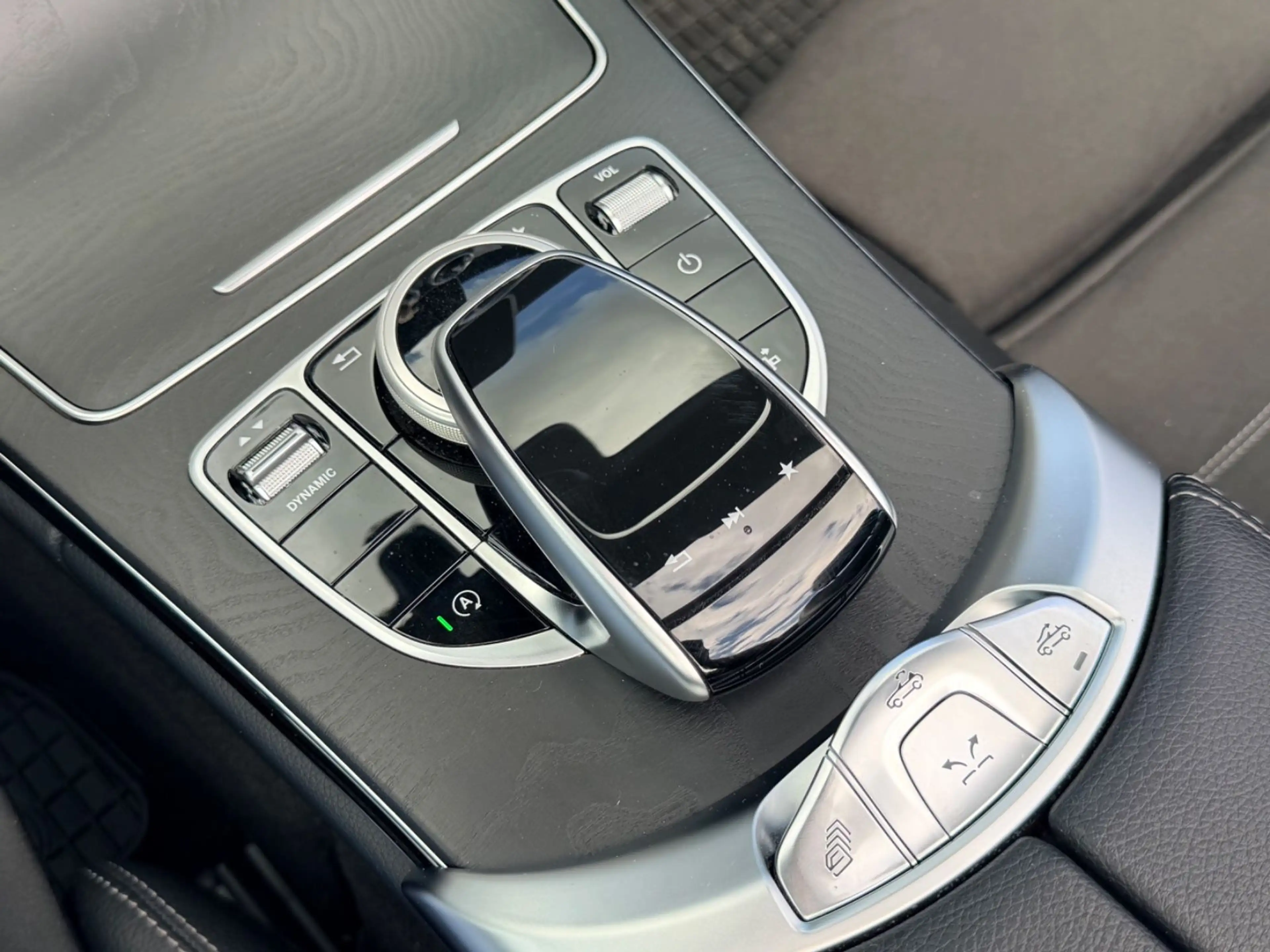 Mercedes-Benz C 250 Cabrio FAP+*COMAND*360*ILS*ABGAS AMG Line — photo 15