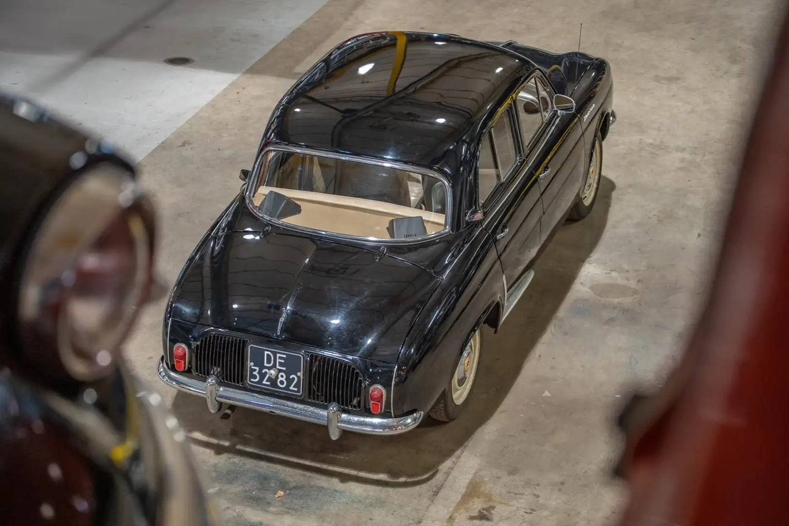 Renault Dauphine - 1