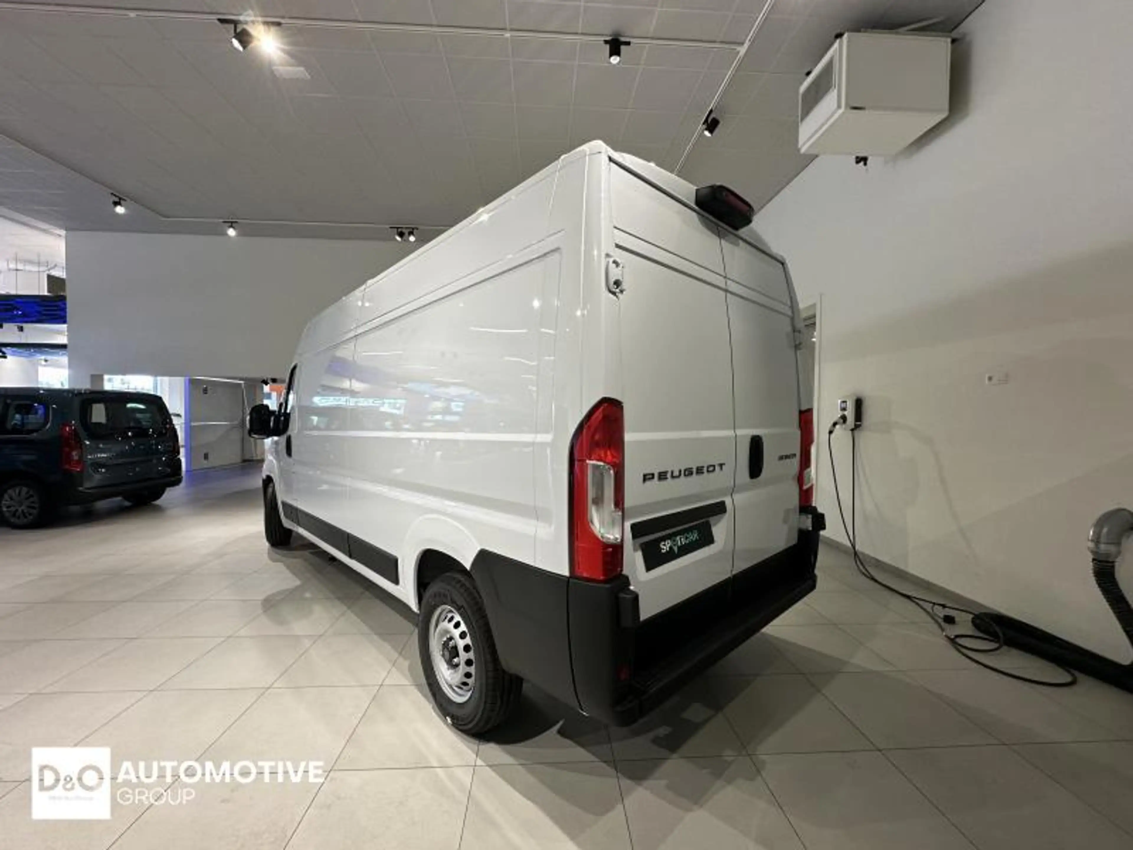 Peugeot Boxer l3h2 automatic 180 — photo 9
