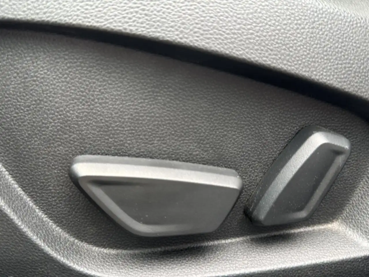 Renault Captur — photo 16