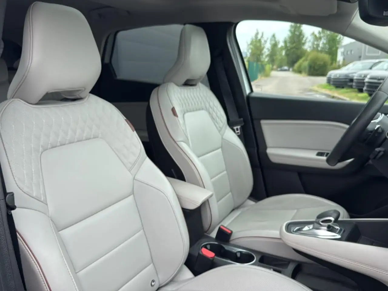 Renault Captur — photo 15