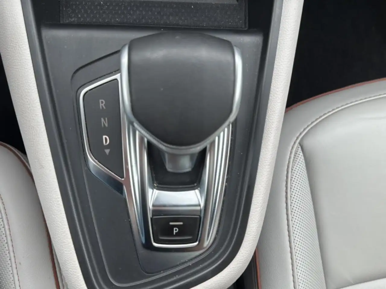 Renault Captur — photo 24