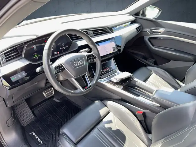 Audi Q8 E-Tron view 9