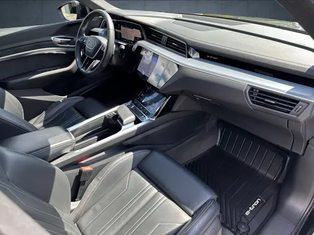 Audi Q8 E-Tron view 14
