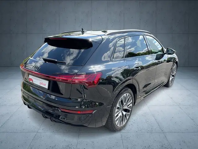 Audi Q8 E-Tron view 5