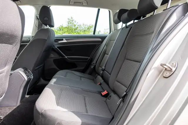 Volkswagen Golf view 9