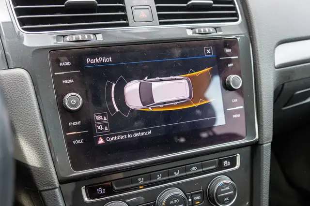 Volkswagen Golf view 14