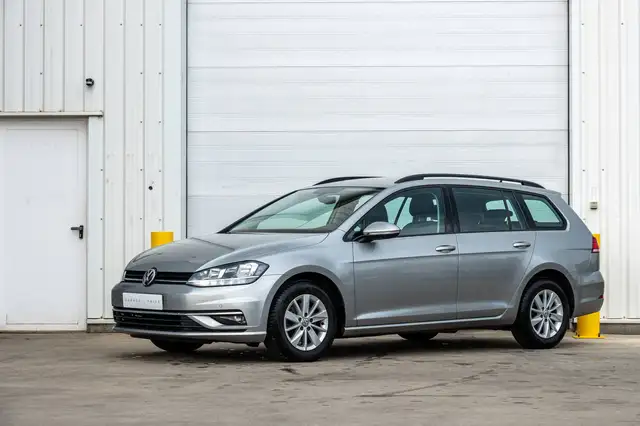 Volkswagen Golf view 3