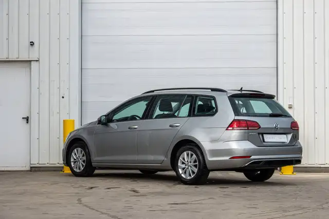 Volkswagen Golf view 4