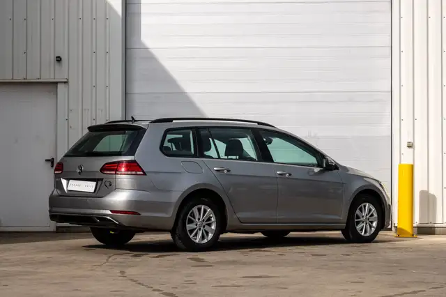 Volkswagen Golf view 5
