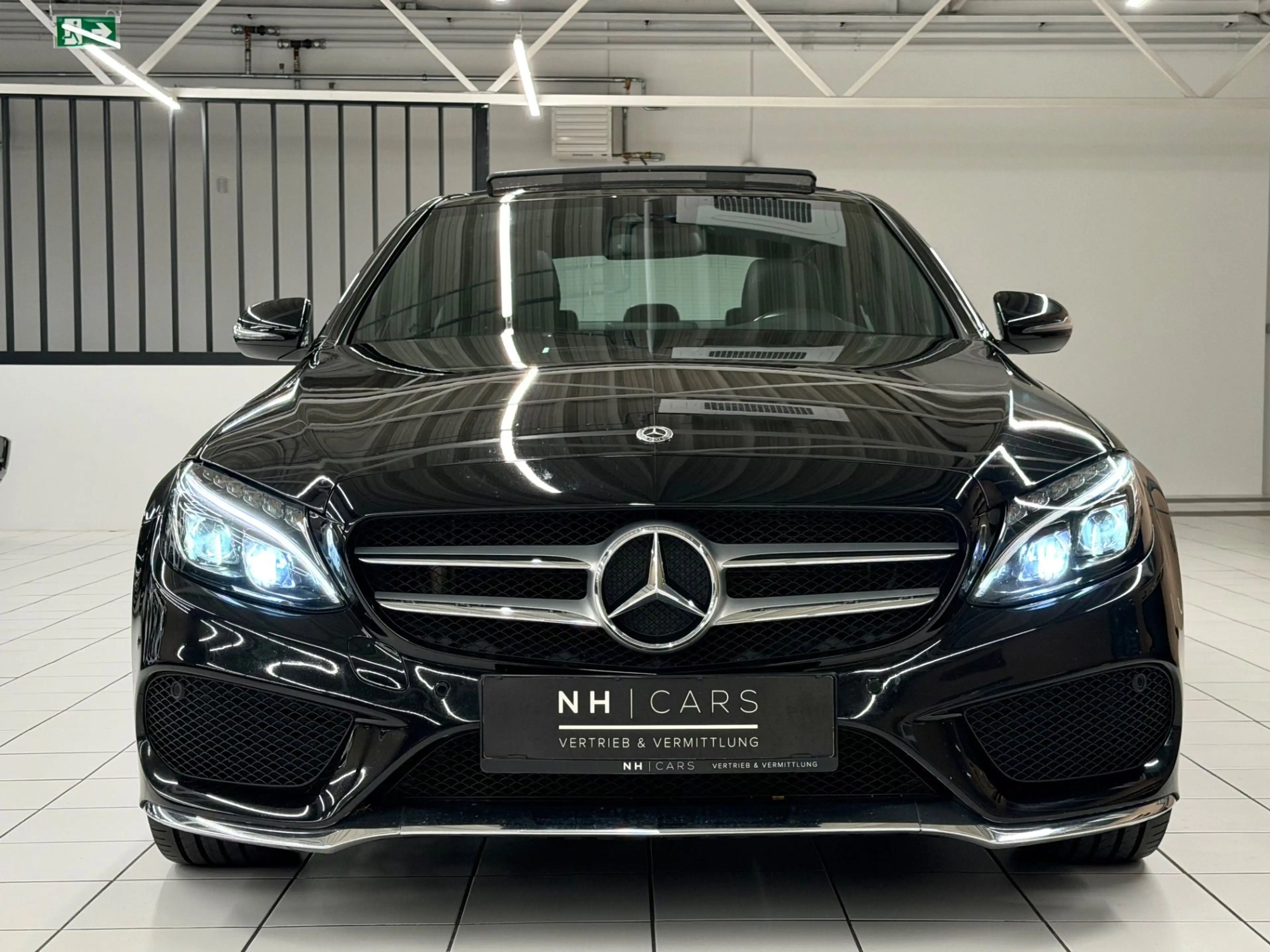 Mercedes-Benz C 220 d AMG Line 4Matic/Pano/Burmester — photo 2