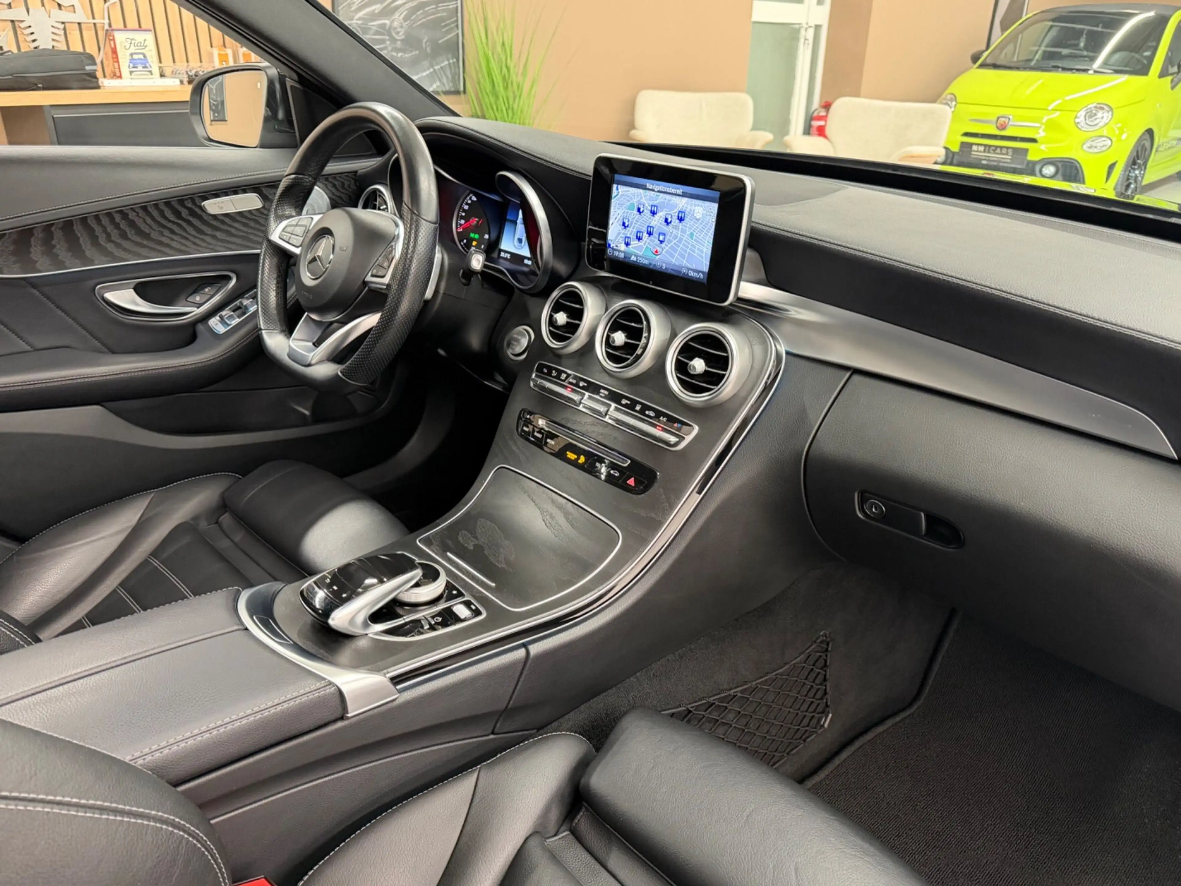 Mercedes-Benz C 220 d AMG Line 4Matic/Pano/Burmester — photo 15