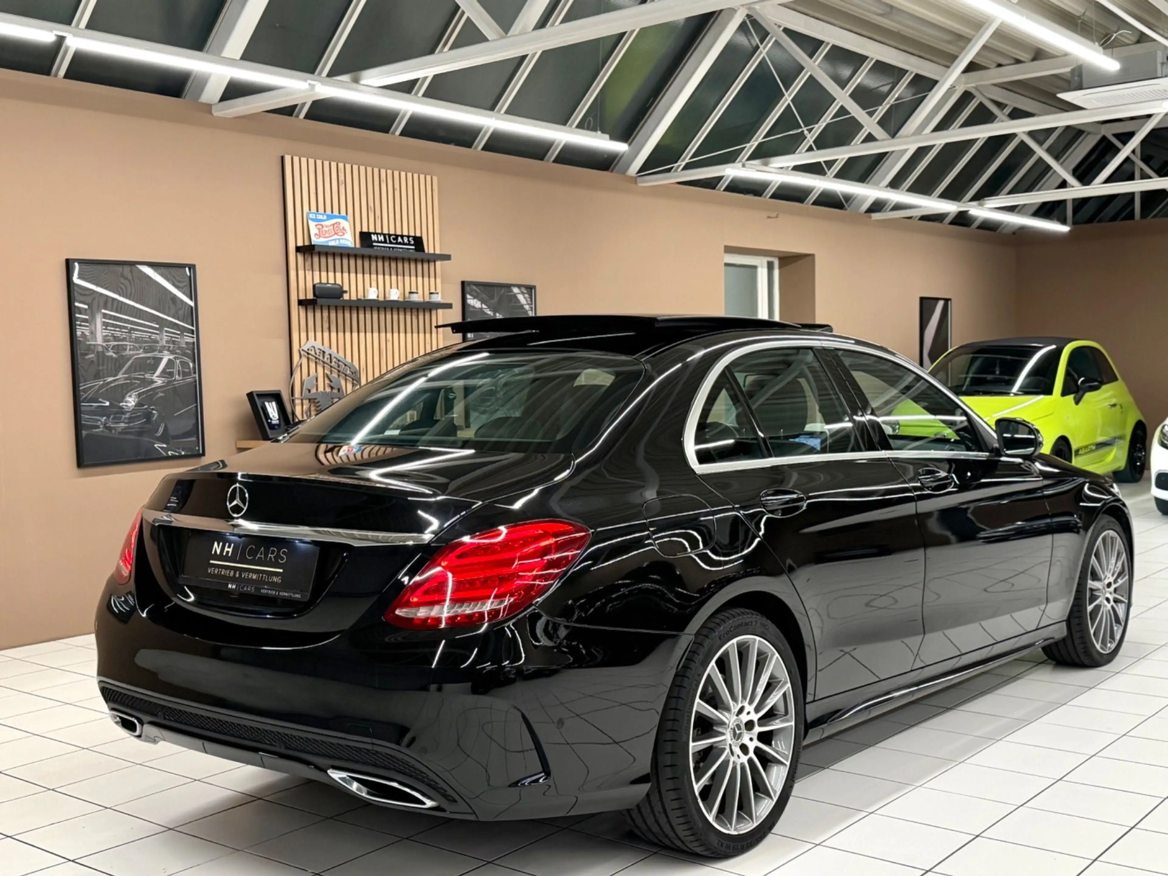 Mercedes-Benz C 220 d AMG Line 4Matic/Pano/Burmester — photo 3