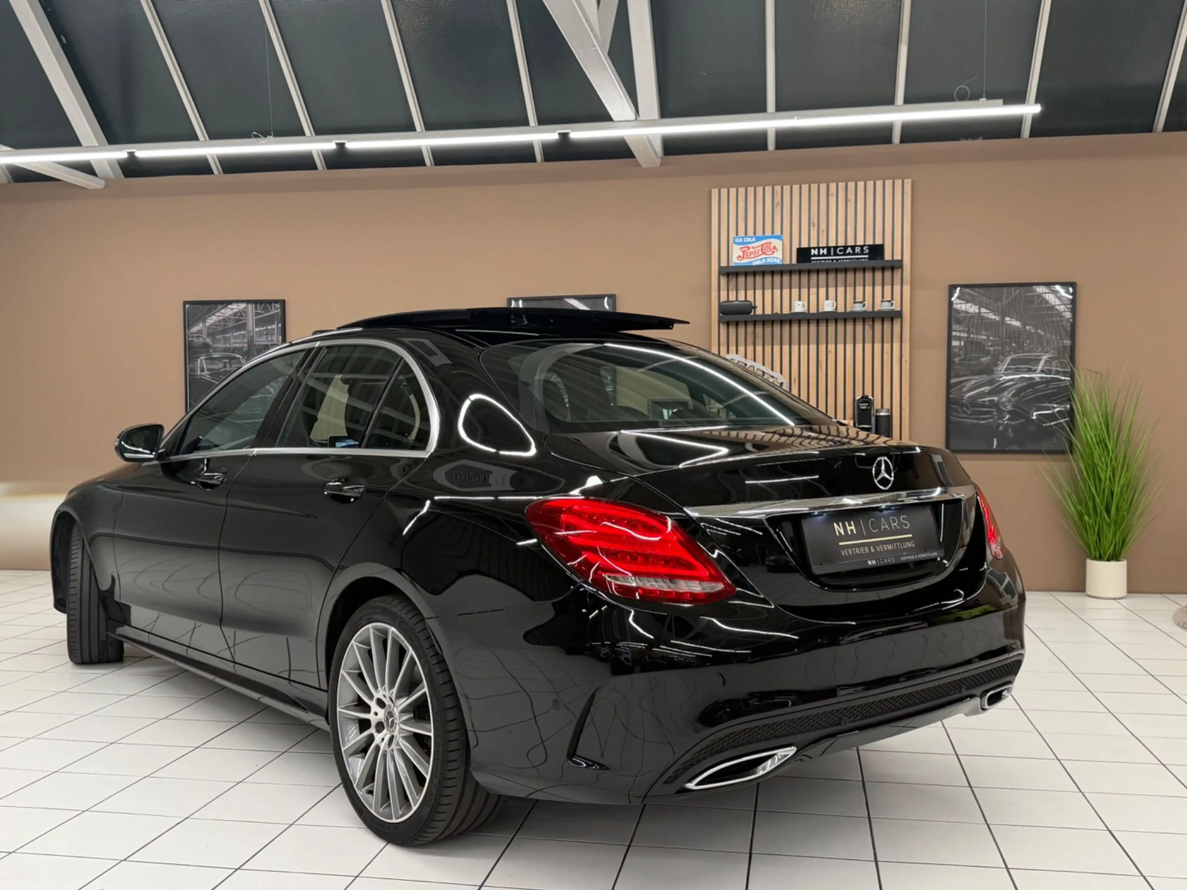 Mercedes-Benz C 220 d AMG Line 4Matic/Pano/Burmester — photo 8