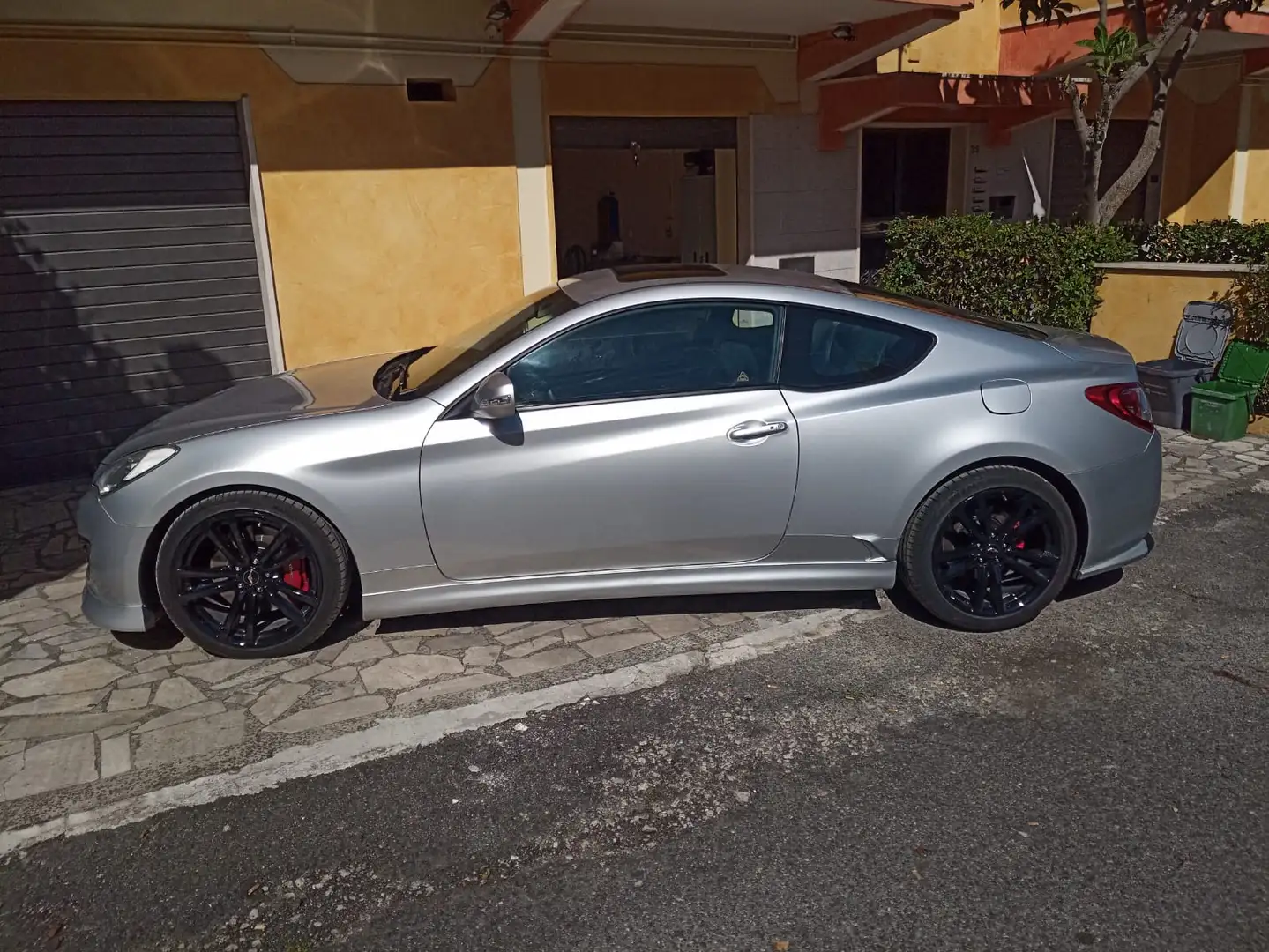 Hyundai Genesis Coupe Genesis Coupe Coupe 2.0 turbo Sport - 1