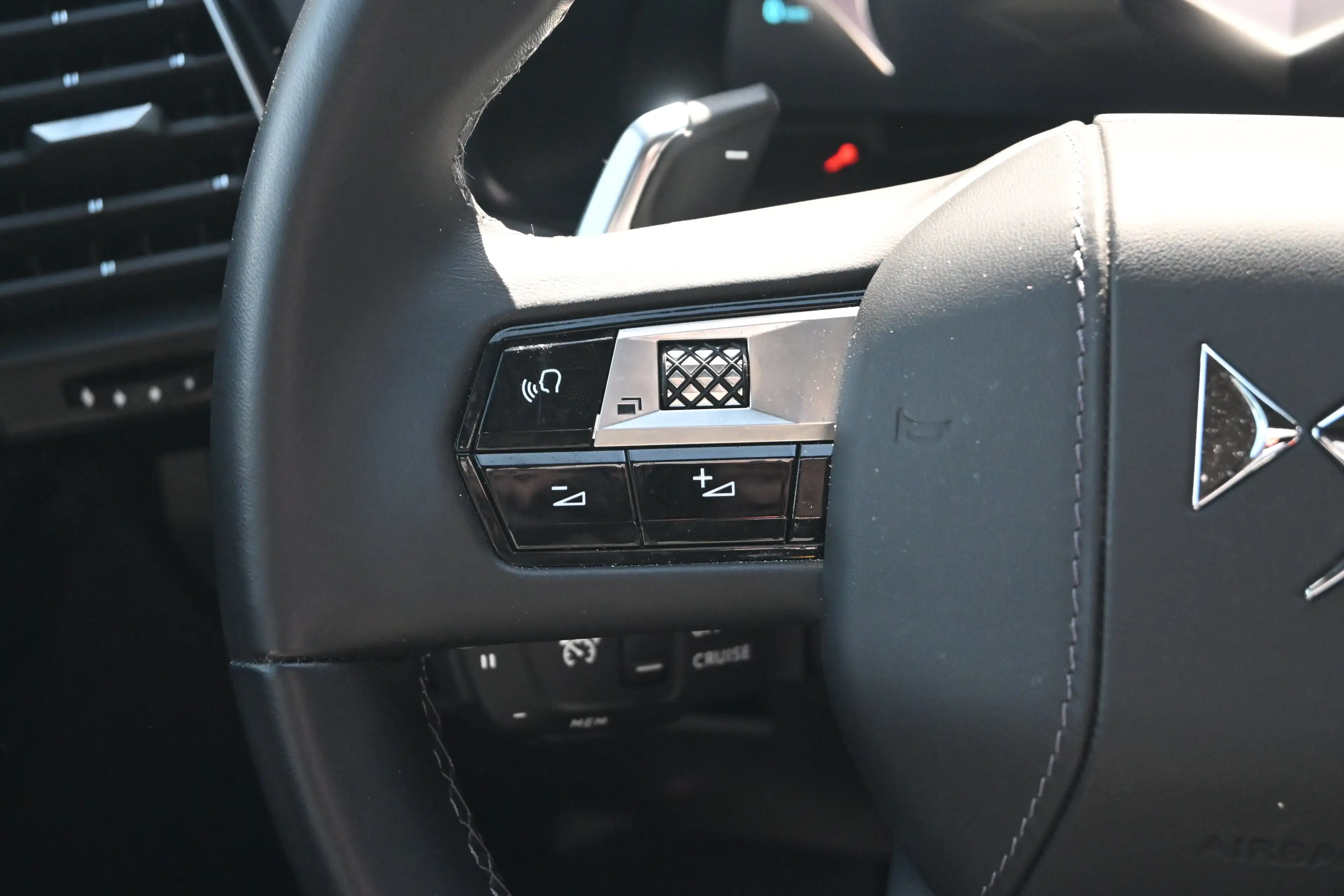 DS Automobiles DS 7 1.6 PHEV 300 4x4 Pallas | Schuif-/Kanteldak | Vol- — photo 15