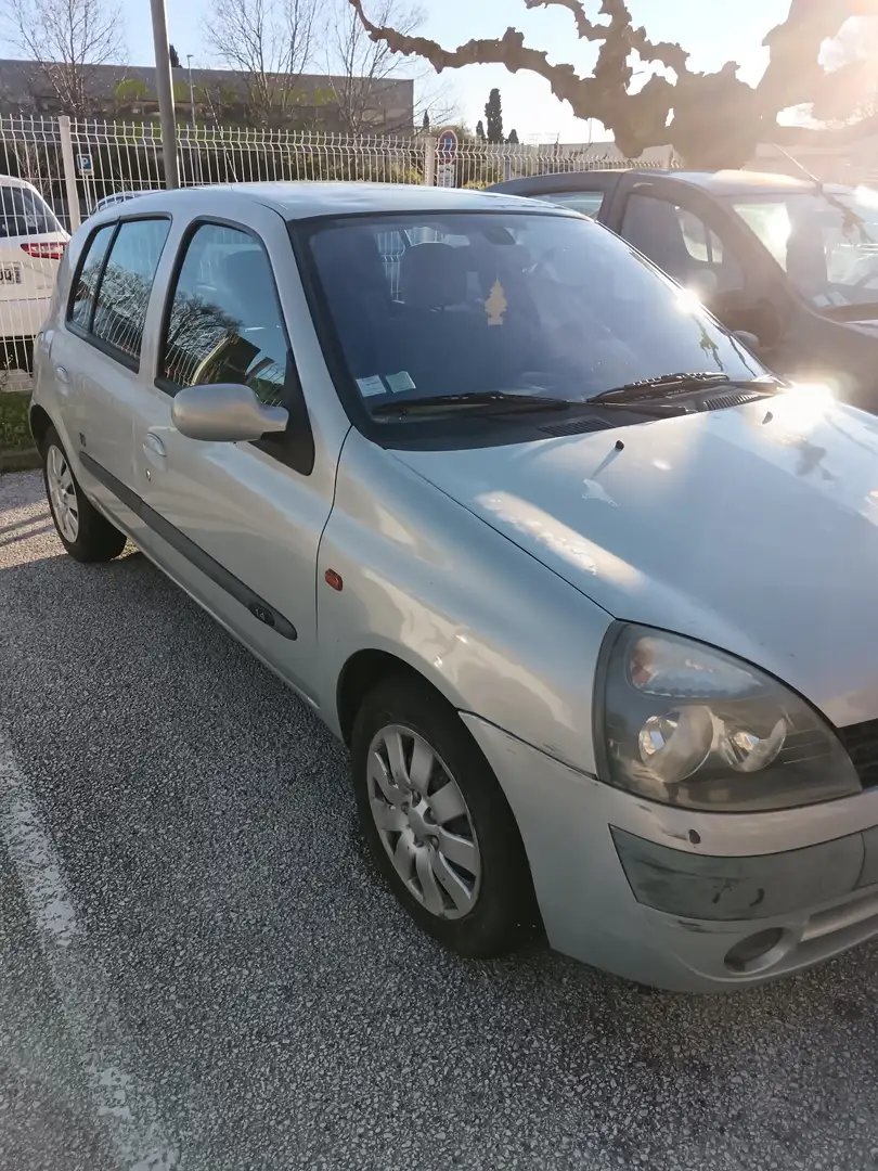 Renault Clio 1.6i RXT A - 1