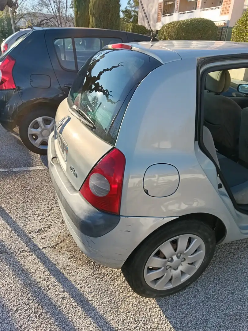 Renault Clio 1.6i RXT A - 2