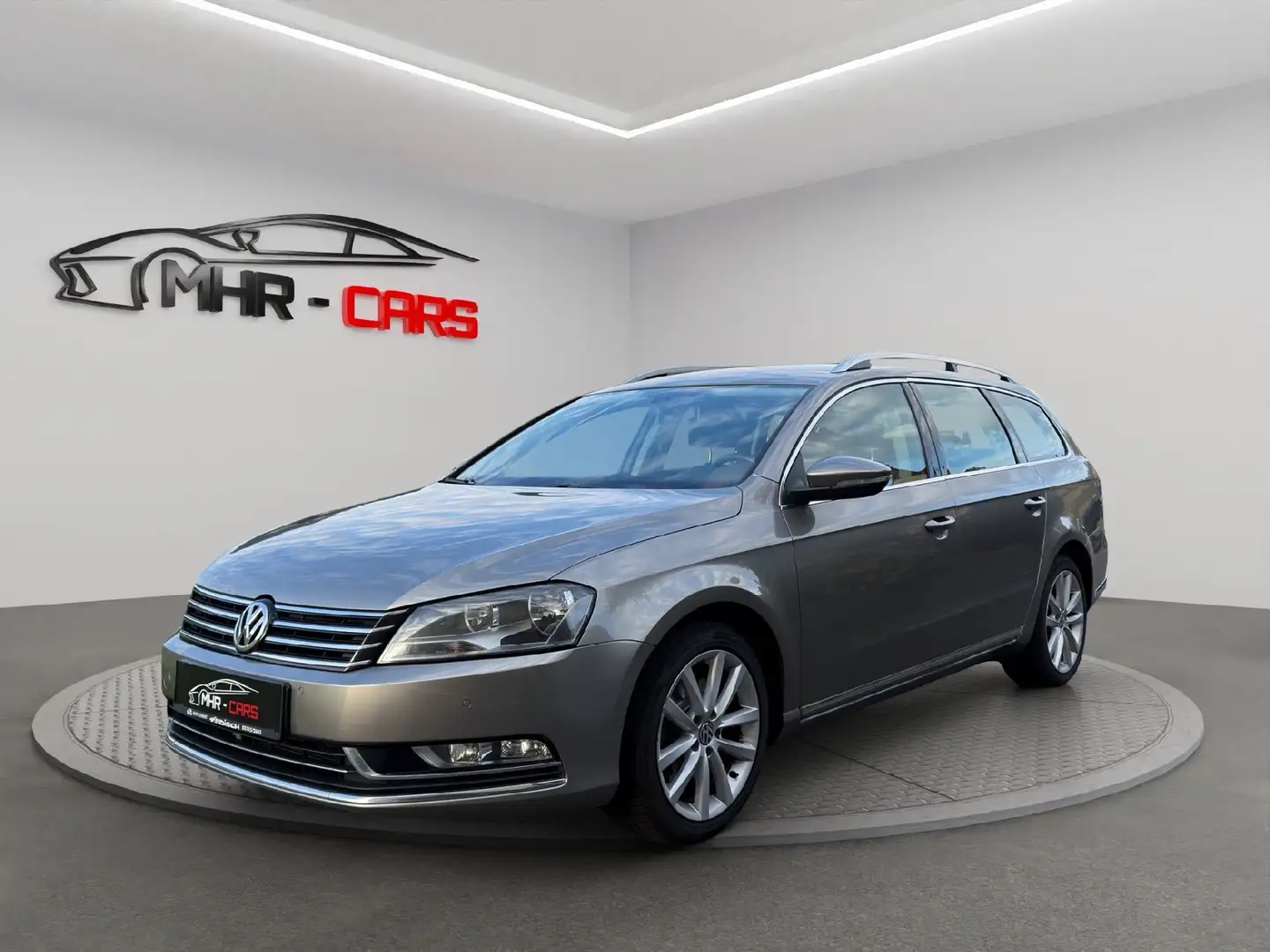 Volkswagen Passat Variant Passat DSG Highline BlueMotion Braun - 1