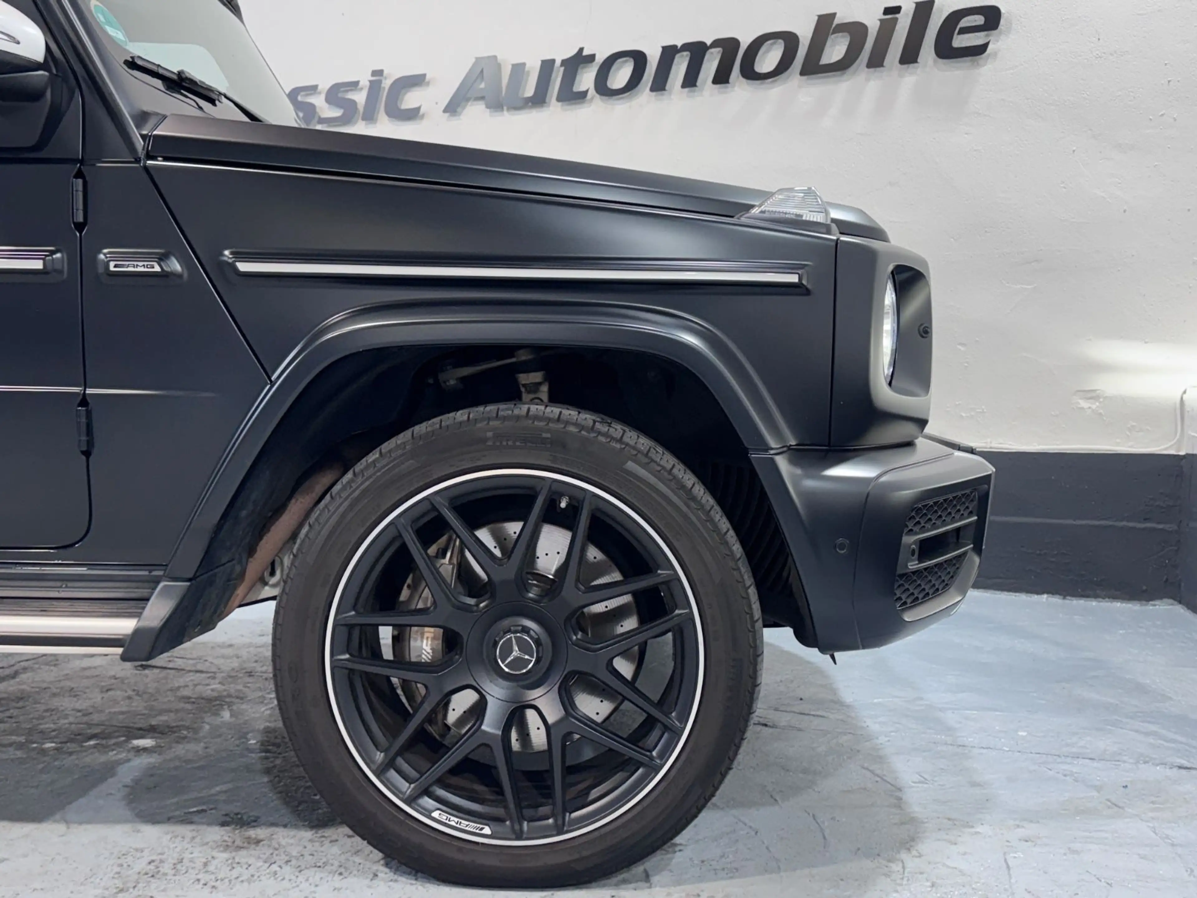 Mercedes-Benz G 63 AMG Stronger Than Time Edition — photo 11