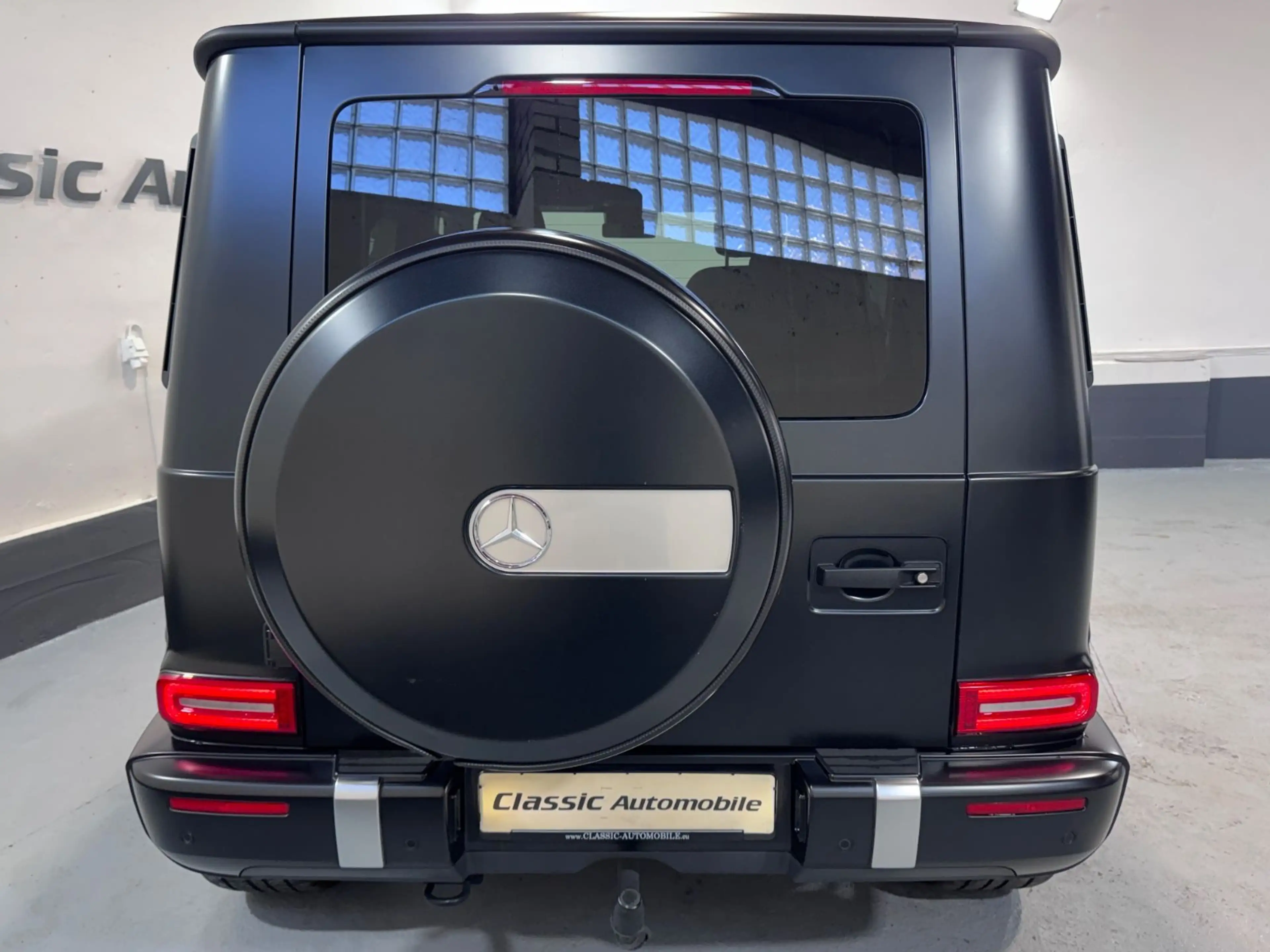 Mercedes-Benz G 63 AMG Stronger Than Time Edition — photo 9