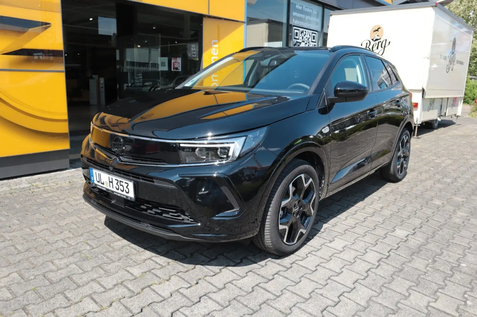 Opel Grandland X Grandland 1.2T AT8 Ultimate Navi Pro Black - 2