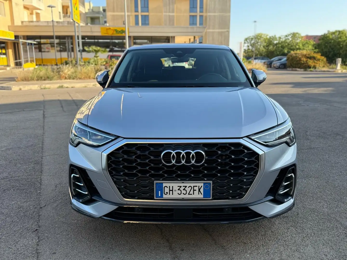 Audi Q3 Sportback 35 1.5 tfsi mhev Business 150cv s-tronic Argento - 2