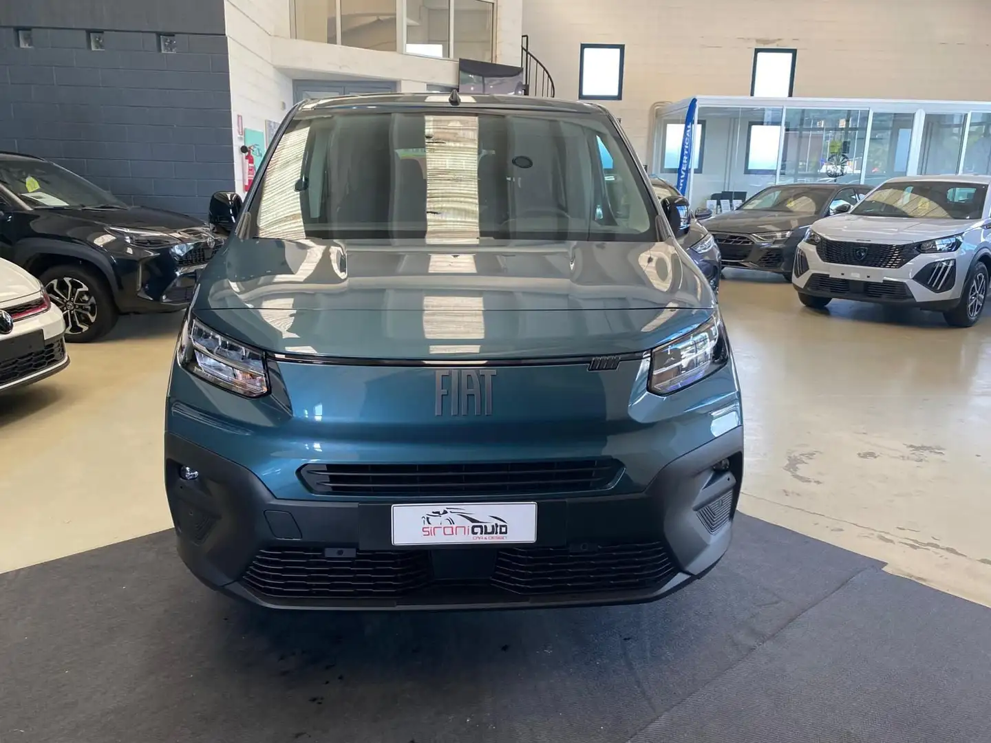 Fiat Doblo MAXI 1.5 BlueHdi 130 CV AT8 - AUTOVETTURA Albastru - 2