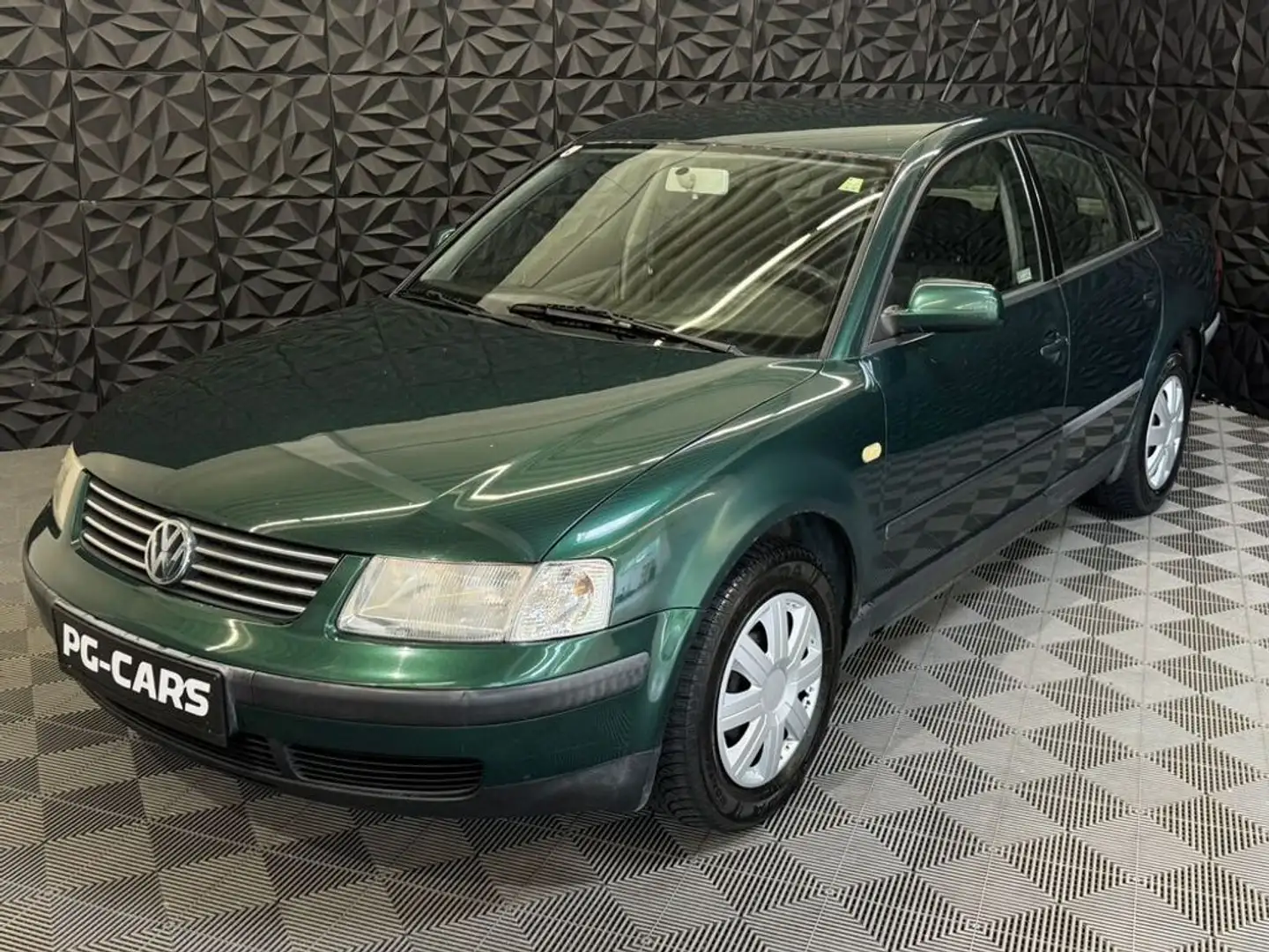Volkswagen Passat 1.9 TDI Pickerl Verde - 1