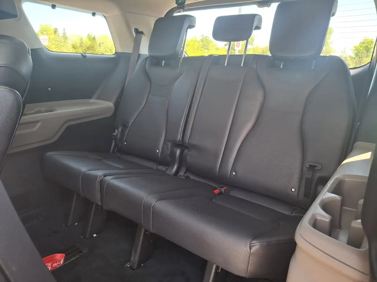 Kia Carnival снимка Kia Carnival