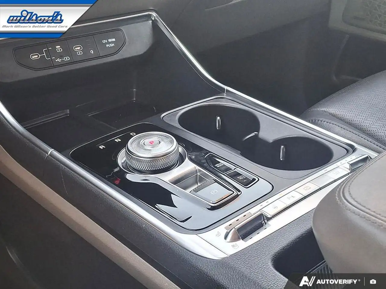Kia Carnival снимка Kia Carnival