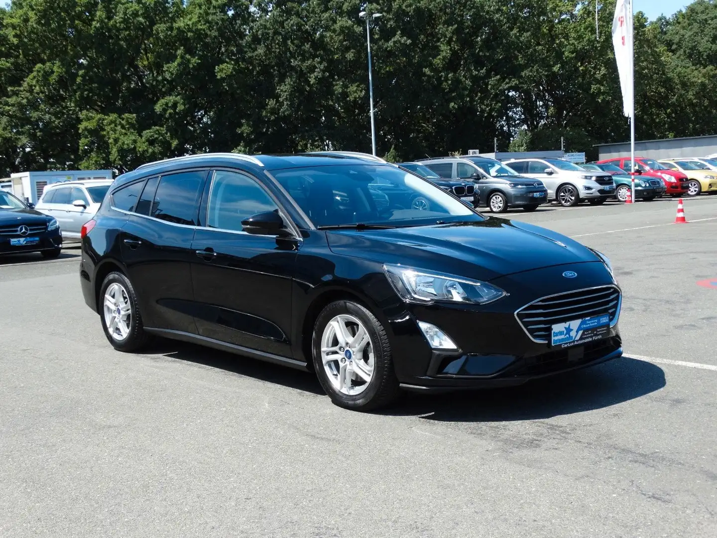 Ford Focus 1,5EB*Cool&Connect*Navi*AHK*SHZ*LHZ*Alu*PDC Schwarz - 1