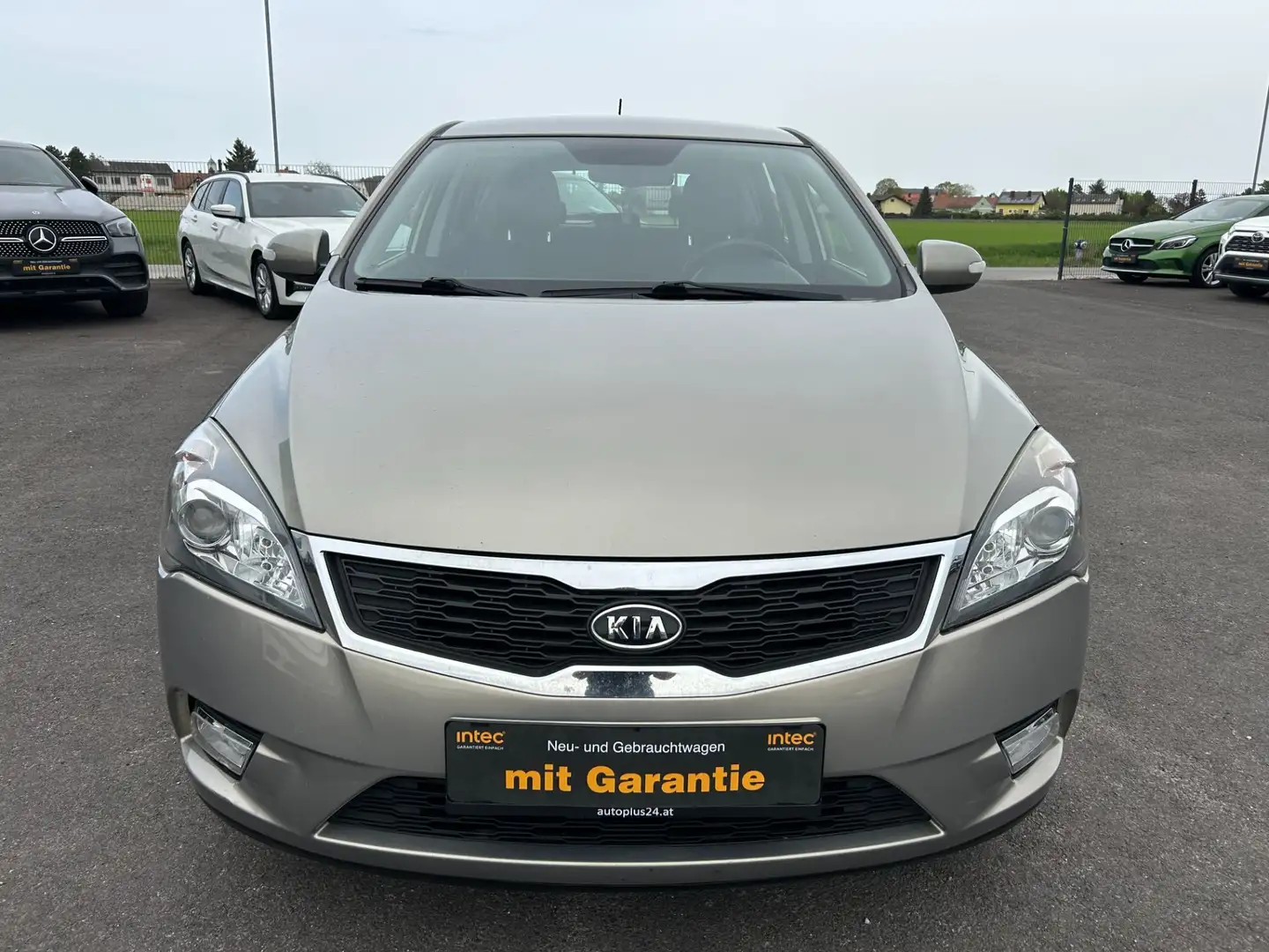 Kia Ceed / cee'd 1,4 CVVT Cool Surf & Drive ISG Plateado - 2