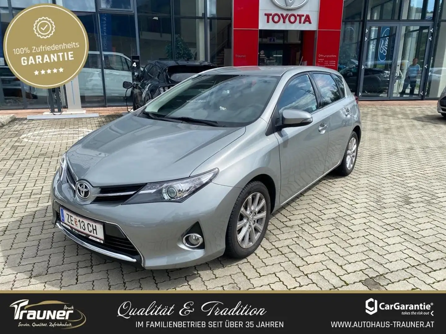 Toyota Auris 1,33 dVVT-i Active Grau - 1