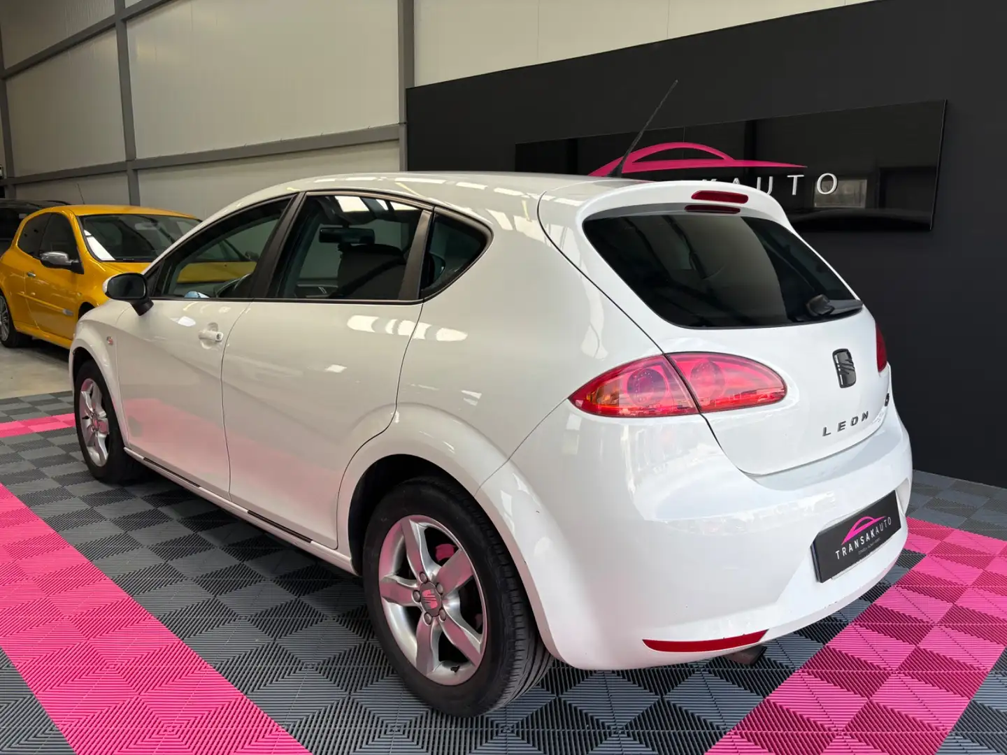 SEAT Leon Réference Weiß - 2