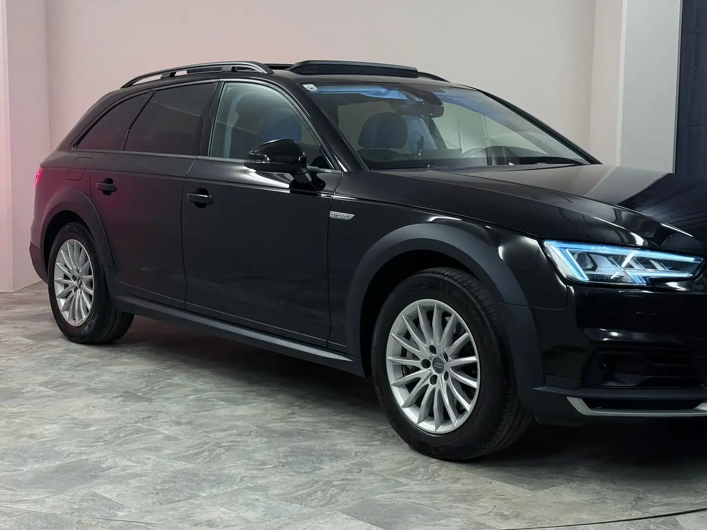 Audi A4 allroad II MATRIX II LED II AHK II PANO II ACC II Nero - 2