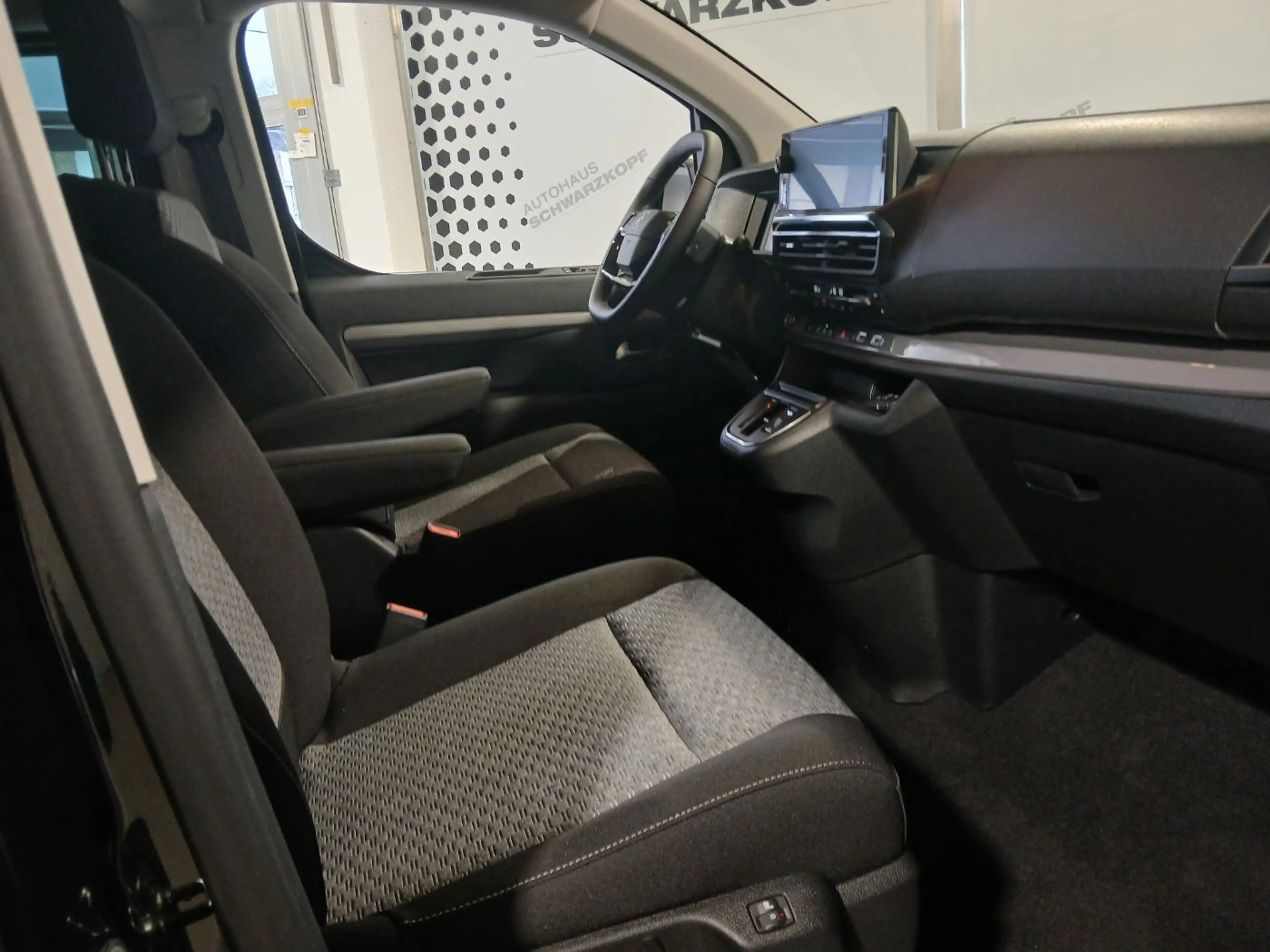 Citroen Spacetourer 2.2 Diesel 180 Plus M AHK LED Navi — photo 3