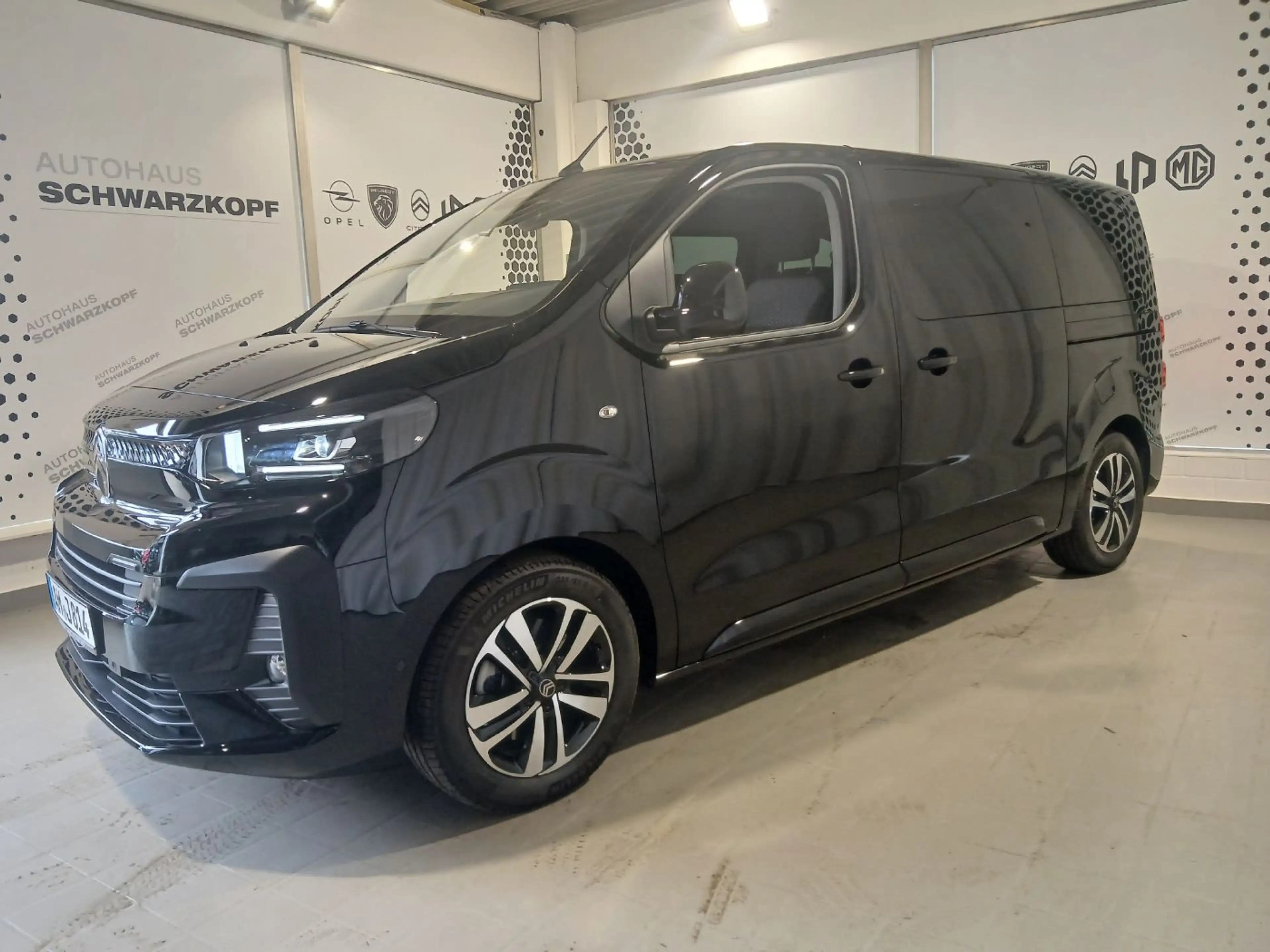 Citroen Spacetourer 2.2 Diesel 180 Plus M AHK LED Navi