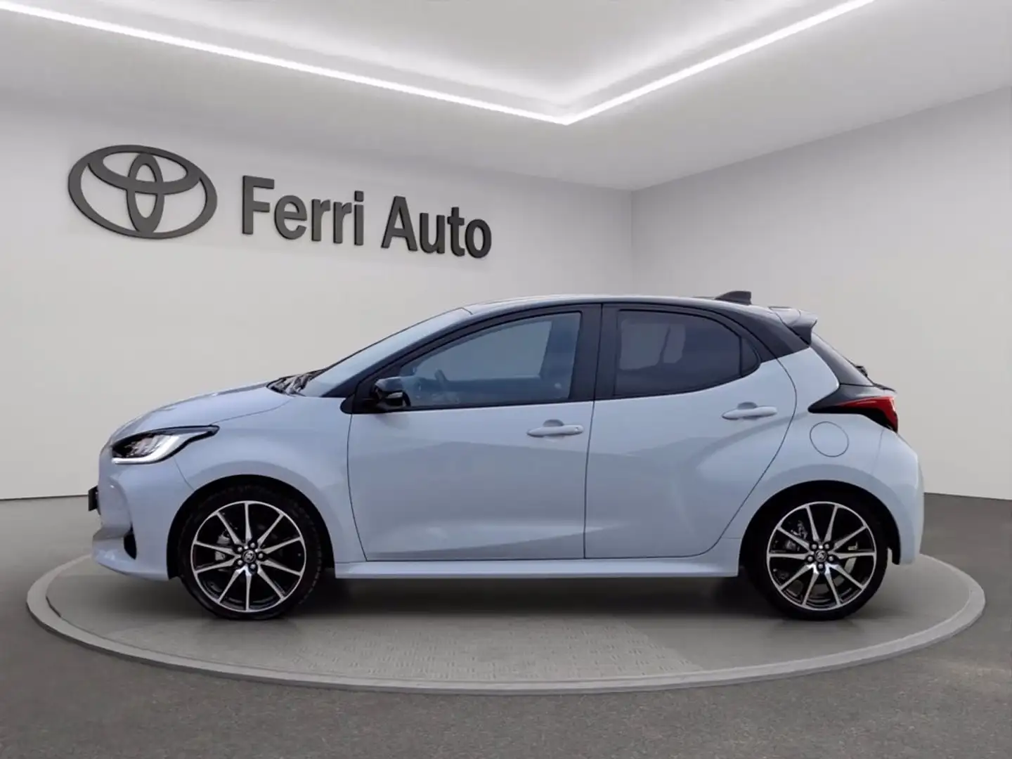 Toyota Yaris 1.5h 130 gr sport Nero - 2