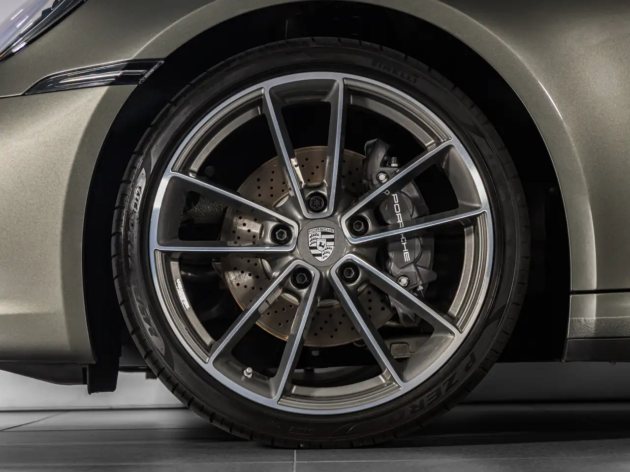 Porsche 992 Coupe 4 385CV - 4800km!! - Tetto - Pelle Club 13