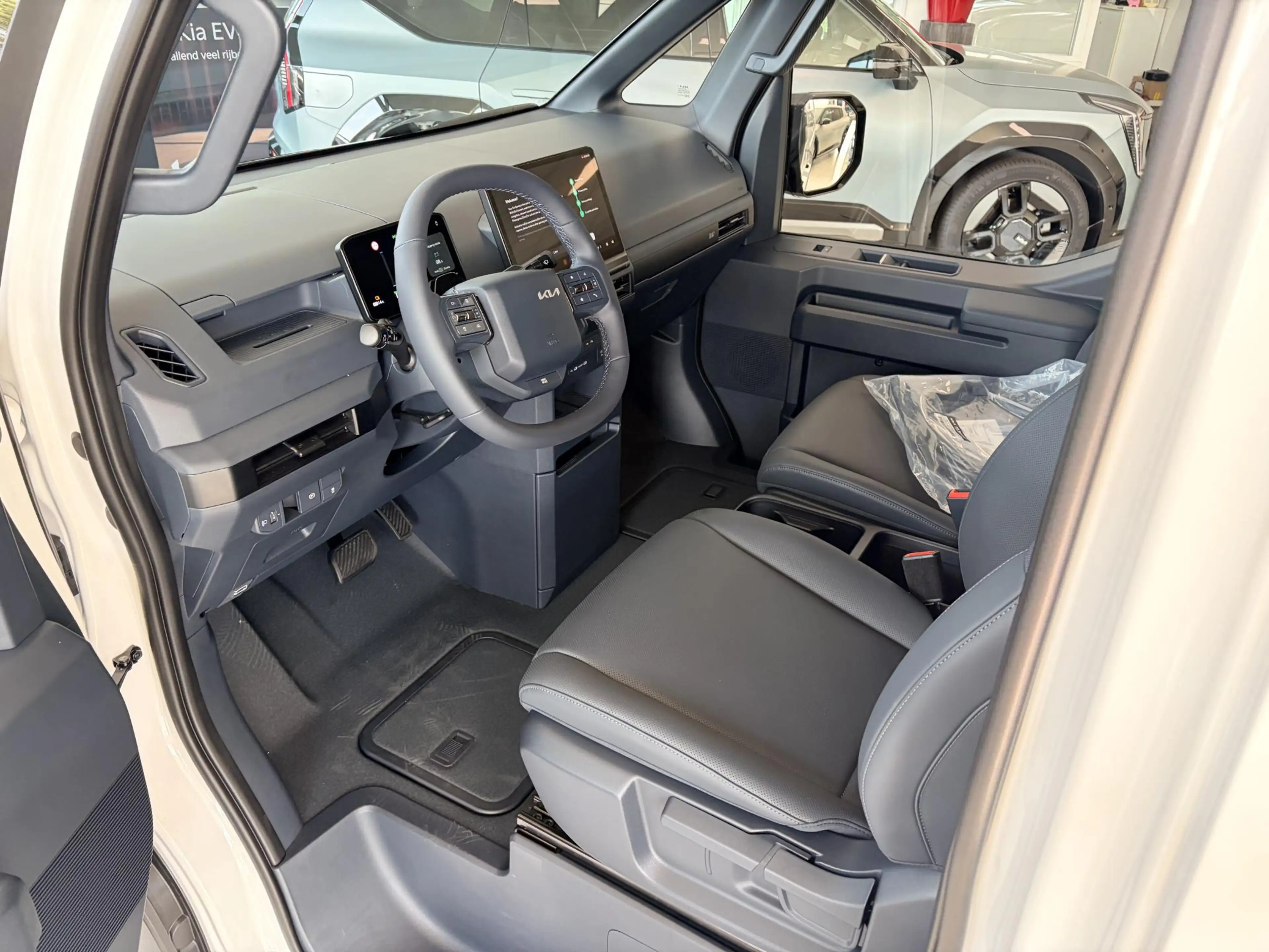 Kia PV5 Cargo L2H1 3D Elite Executive 71.2 kWh | Direct leverbaa — photo 8