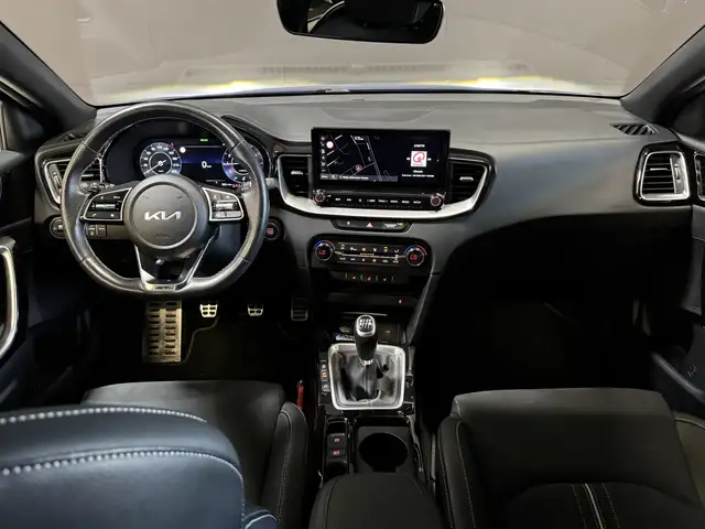 Kia Ceed view 2