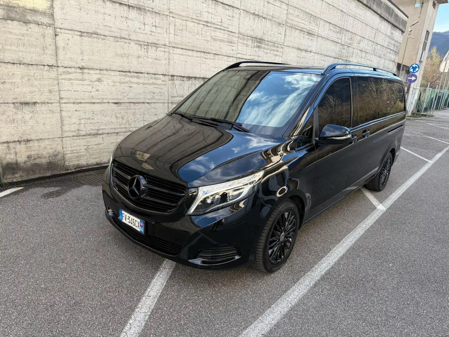Mercedes-Benz V V 220 d Executive Business 4matic L auto Чорний - 2