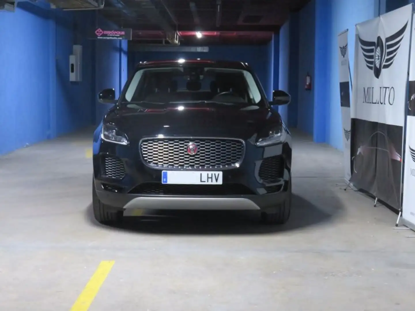 Jaguar E-Pace 2.0D I4 S AWD Aut. 150 Schwarz - 2