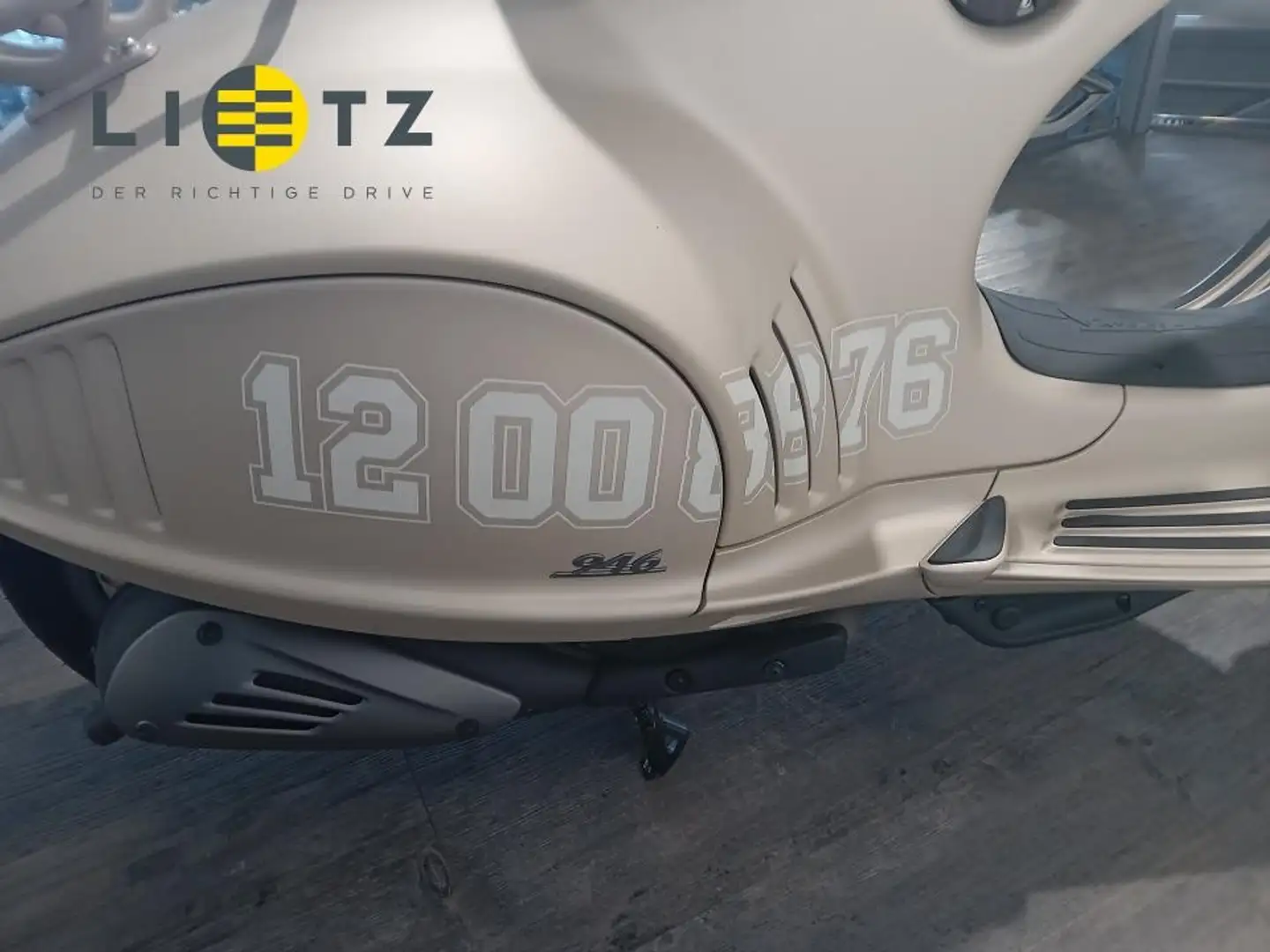 Vespa 946 946 125 ABS DRAGON Beige - 1
