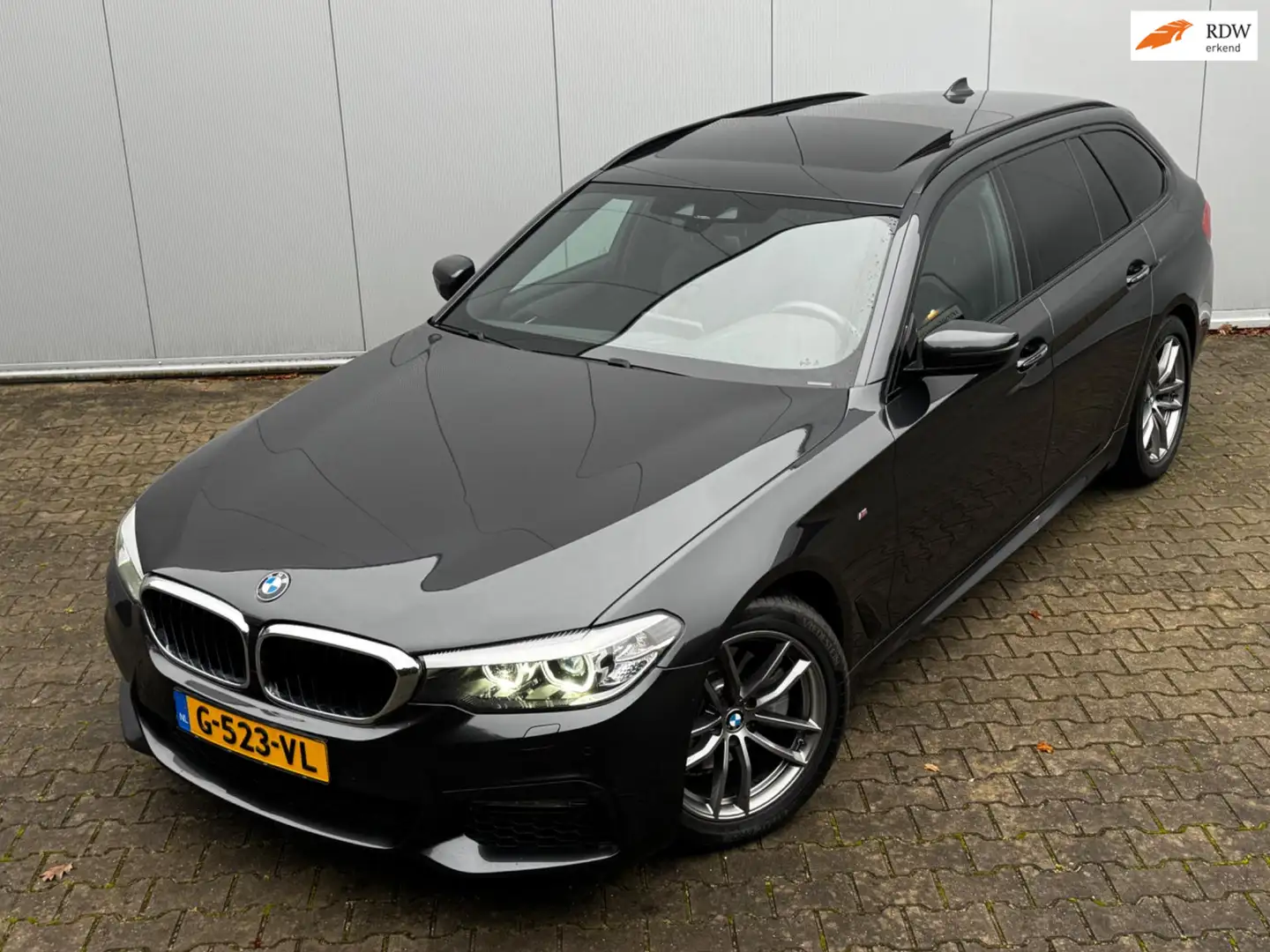 BMW 520 5-serie Touring 520i M-SPORT HIGH EXECUTIVE PANORA Grijs - 1