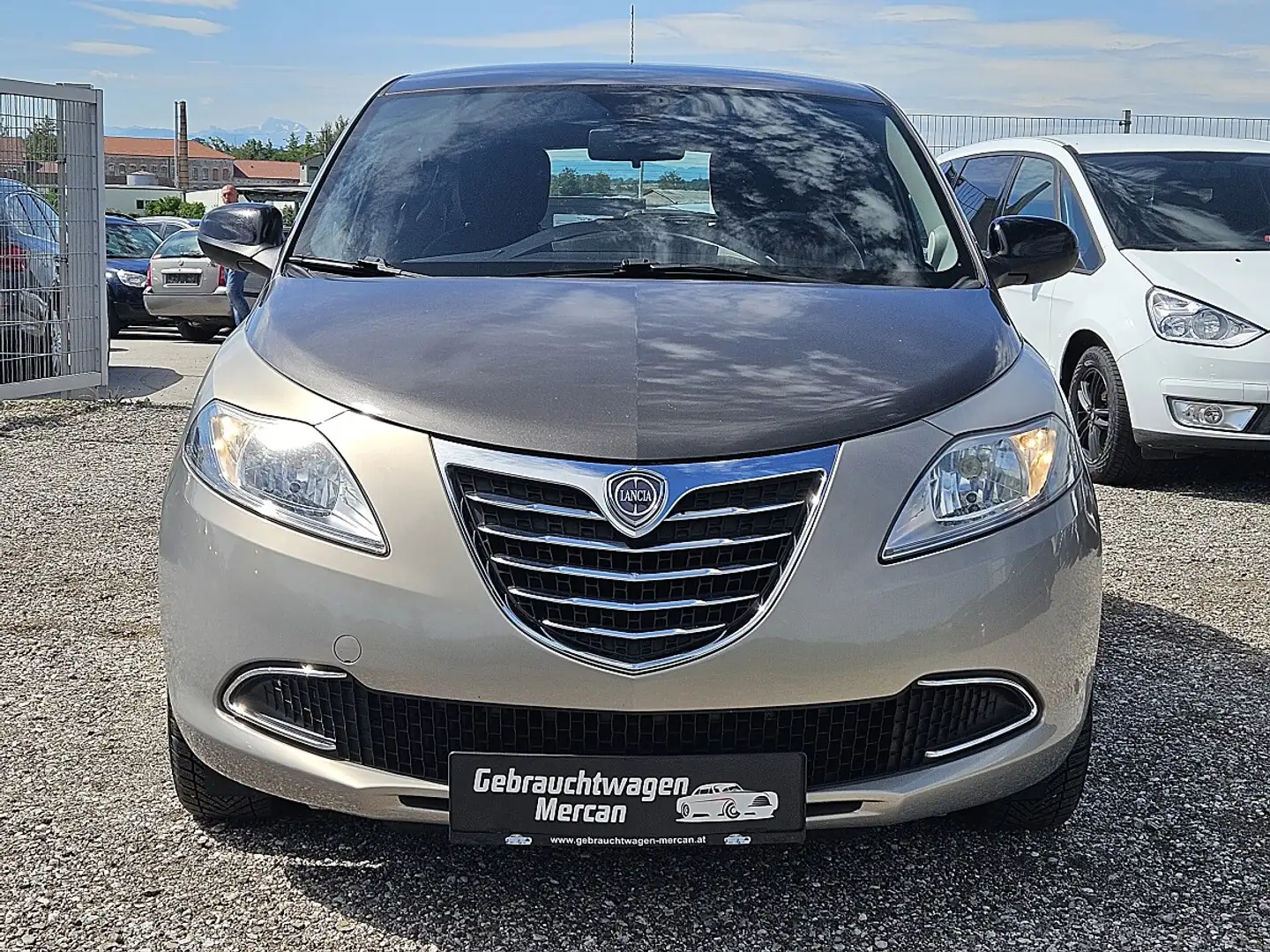Lancia Ypsilon 1-Besitz Grau - 2