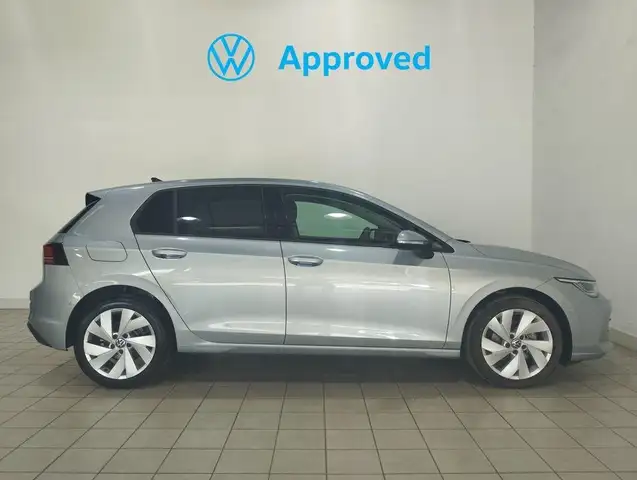 Volkswagen Golf view 3