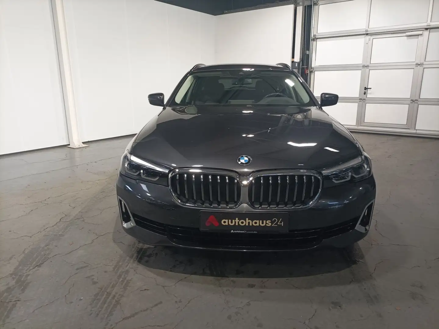BMW 520 5er - 520 d Mild Hybrid LED|Navi|Pano|HuD|AHK Gris - 2